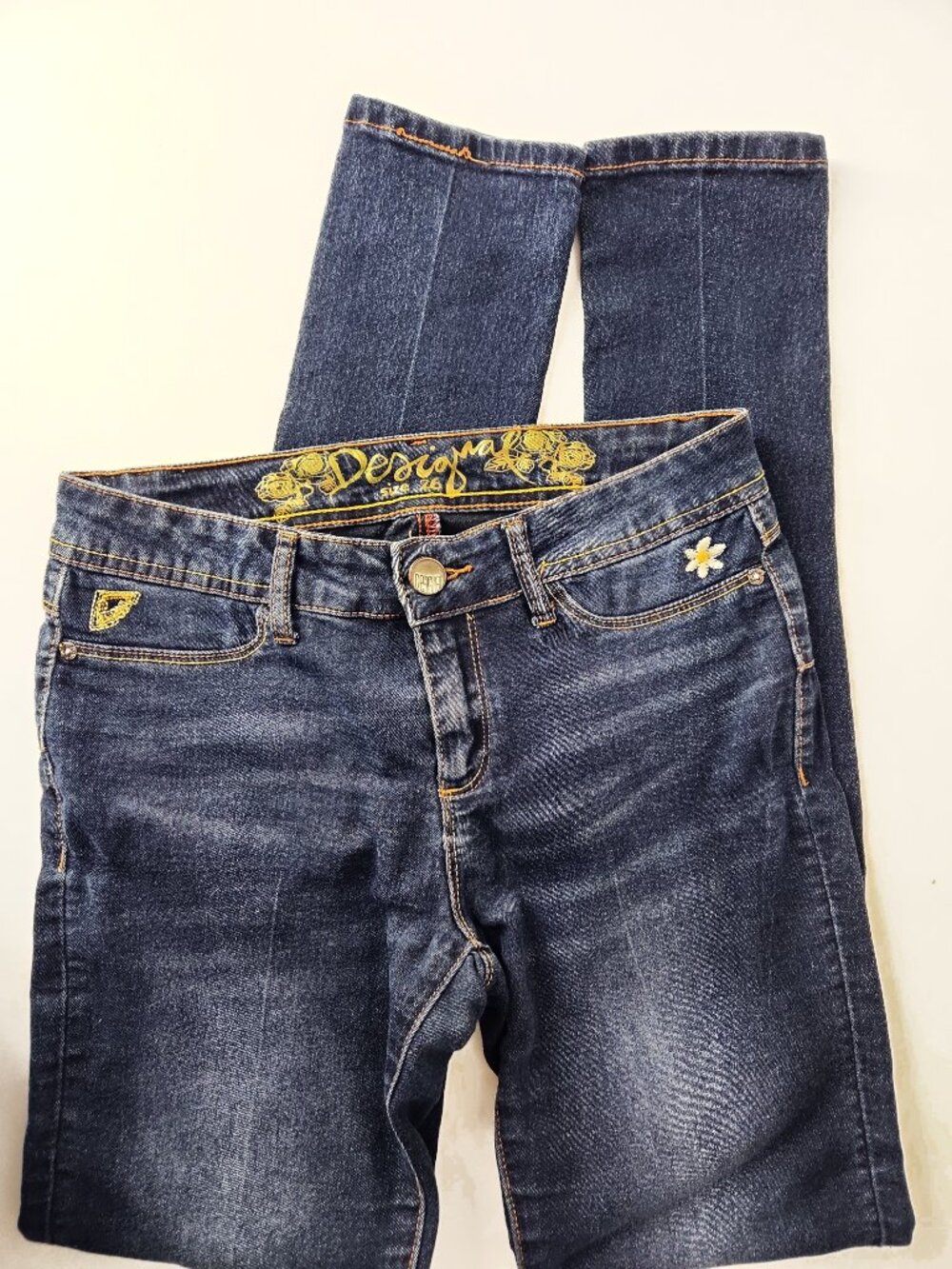 Desigual Exotic Jeans embroidered daisy dark wash blue Skinny sz 26 / XS/ 2